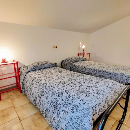 Raviscioni Albino By Interhome Apartmán